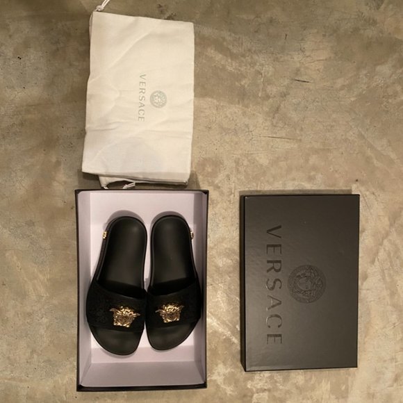Authentic Versace Pool Slides - Picture 2 of 7
